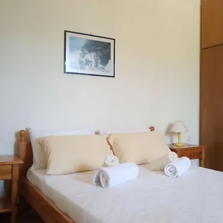 Cycladic At Naxos Town Apartment *